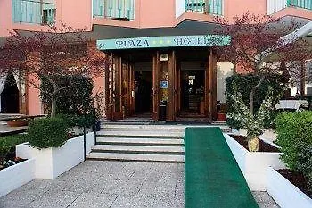 Plaza 3*