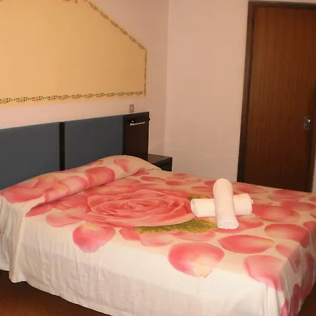 Plaza Hotel 3*